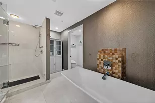 17301 Biscayne Blvd, North Miami Beach, FL 33160 - Photo 29