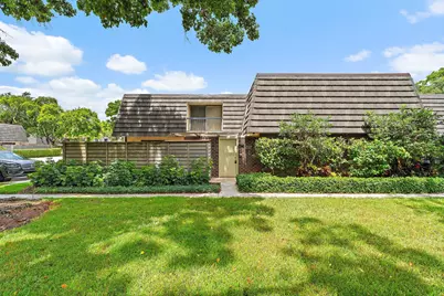 630 6th Terrace, Palm Beach Gardens, FL 33418 - Photo 1