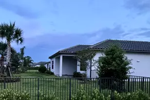837 SE Courances Dr, Port Saint Lucie, FL 34984 - Photo 33