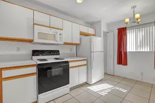 1970 Lakeview Dr W, Royal Palm Beach, FL 33411 - Photo 13