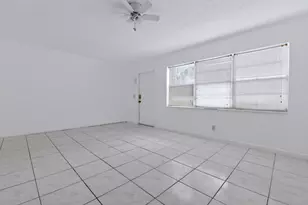 264 Northampton N, West Palm Beach, FL 33417 - Photo 3