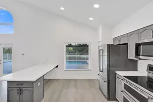 10729 Edinburgh St, Cooper City, FL 33026 - Photo 15
