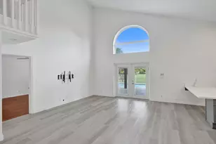 10729 Edinburgh St, Cooper City, FL 33026 - Photo 9