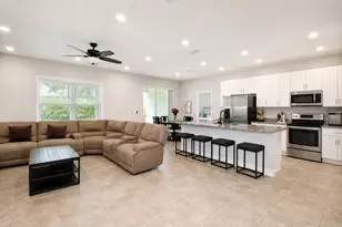 1013 SW Eureka Ave, Port Saint Lucie, FL 34953 - Photo 5
