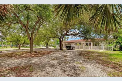 17 NE 9th Avenue, Fort Lauderdale, FL 33301 - Photo 9