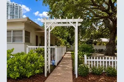 17 NE 9th Avenue, Fort Lauderdale, FL 33301 - Photo 3