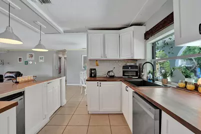 2161 NW 84th Way, Sunrise, FL 33322 - Photo 5