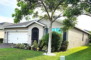 2841 NE Breezeway Cir, Jensen Beach, FL 34957 - Photo 3