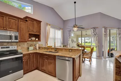 7204 Ashford Lane, Boynton Beach, FL 33472 - Photo 15
