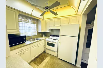8 Grantham D, Deerfield Beach, FL 33442 - Photo 11