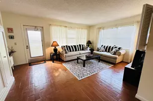 8 Grantham D, Deerfield Beach, FL 33442 - Photo 3