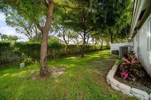 9846 Harbour Lake Cir, Boynton Beach, FL 33437 - Photo 17