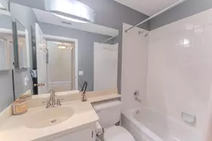 10527 NW 10th St, Plantation, FL 33322 - Photo 11