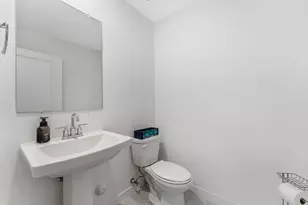 405 NW 17th St, Fort Lauderdale, FL 33311 - Photo 13