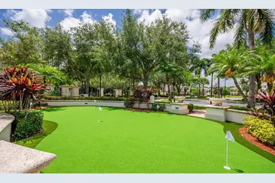1108 Myrtlewood Circle E, Palm Beach Gardens, FL 33418 - Photo 13