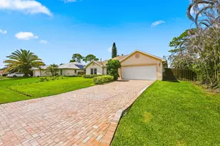381 NE Surfside Ave, Port Saint Lucie, FL 34983 - Photo 9
