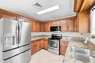 381 NE Surfside Ave, Port Saint Lucie, FL 34983 - Photo 23