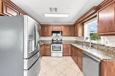 381 NE Surfside Avenue, Port Saint Lucie, FL 34983 - Photo 21