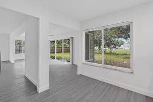 302 SW Kentwood Rd, Port Saint Lucie, FL 34953 - Photo 9