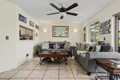 2269 Discovery Circle W, Deerfield Beach, FL 33442 - Photo 9