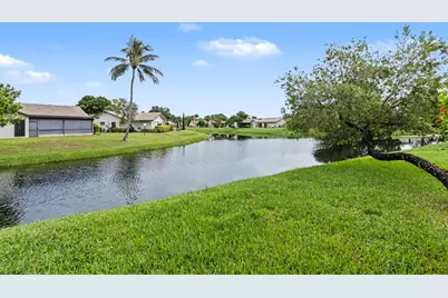 2269 Discovery Circle W, Deerfield Beach, FL 33442 - Photo 27