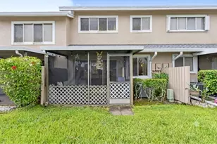 2269 Discovery Cir W, Deerfield Beach, FL 33442 - Photo 5