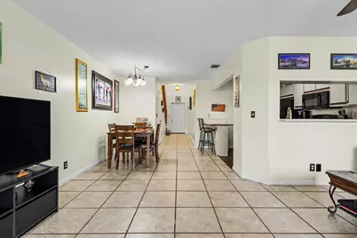 2269 Discovery Circle W, Deerfield Beach, FL 33442 - Photo 9