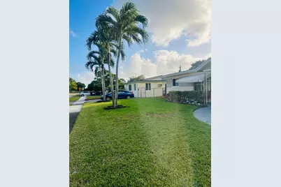 661 SW 29th Terrace #Room 3, Fort Lauderdale, FL 33312 - Photo 3