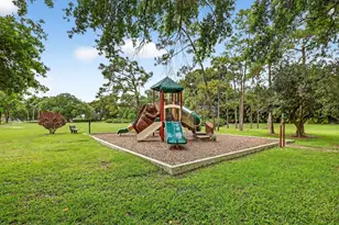 523 Brackenwood Pl, Palm Beach Gardens, FL 33418 - Photo 37