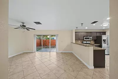 5789 Woodland Point Drive, Tamarac, FL 33319 - Photo 13