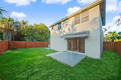 5789 Woodland Point Drive, Tamarac, FL 33319 - Photo 21