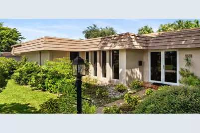 6207 Jacaranda Circle, Tamarac, FL 33319 - Photo 1