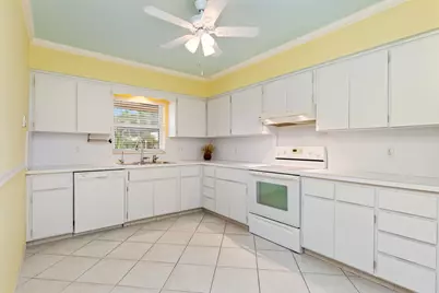 6207 Jacaranda Circle, Tamarac, FL 33319 - Photo 19
