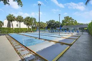 211 S Hollybrook Dr, Pembroke Pines, FL 33025 - Photo 19