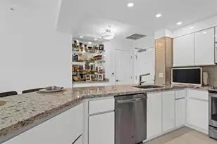 347 N New River Dr E, Fort Lauderdale, FL 33301 - Photo 3
