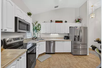 8058 Via Hacienda, Riviera Beach, FL 33418 - Photo 17