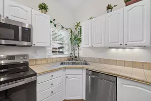 8058 Via Hacienda, Riviera Beach, FL 33418 - Photo 19