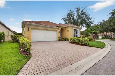 8058 Via Hacienda, Riviera Beach, FL 33418 - Photo 3