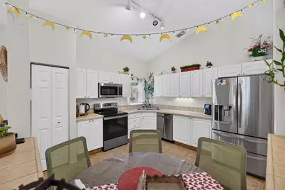 8058 Via Hacienda, Riviera Beach, FL 33418 - Photo 23