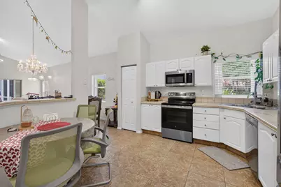 8058 Via Hacienda, Riviera Beach, FL 33418 - Photo 15