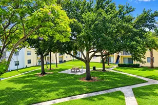 431 Executive Center Dr, West Palm Beach, FL 33401 - Photo 11