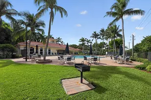 2823 S Evergreen Cir, Boynton Beach, FL 33426 - Photo 23