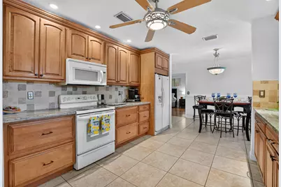 760 NW 41st Terrace, Deerfield Beach, FL 33442 - Photo 11