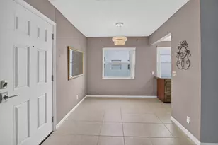 701 Burgundy O, Delray Beach, FL 33484 - Photo 5