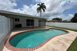 498 W Conference Dr, Boca Raton, FL 33486 - Photo 5