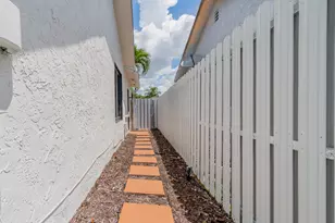 11010 NW 24th Ct, Sunrise, FL 33322 - Photo 13