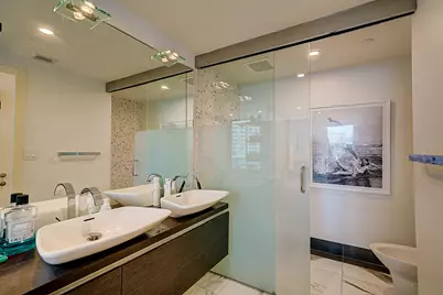 200 Biscayne Blvd Way #1408, Miami, FL 33131 - Photo 9