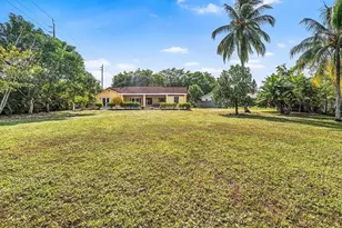 8619 SW 51st St, Cooper City, FL 33328 - Photo 9