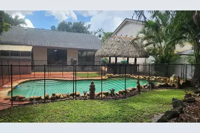 8421 SW 39th Court, Davie, FL 33328 - Photo 5