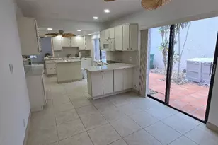 8421 SW 39th Ct, Davie, FL 33328 - Photo 7